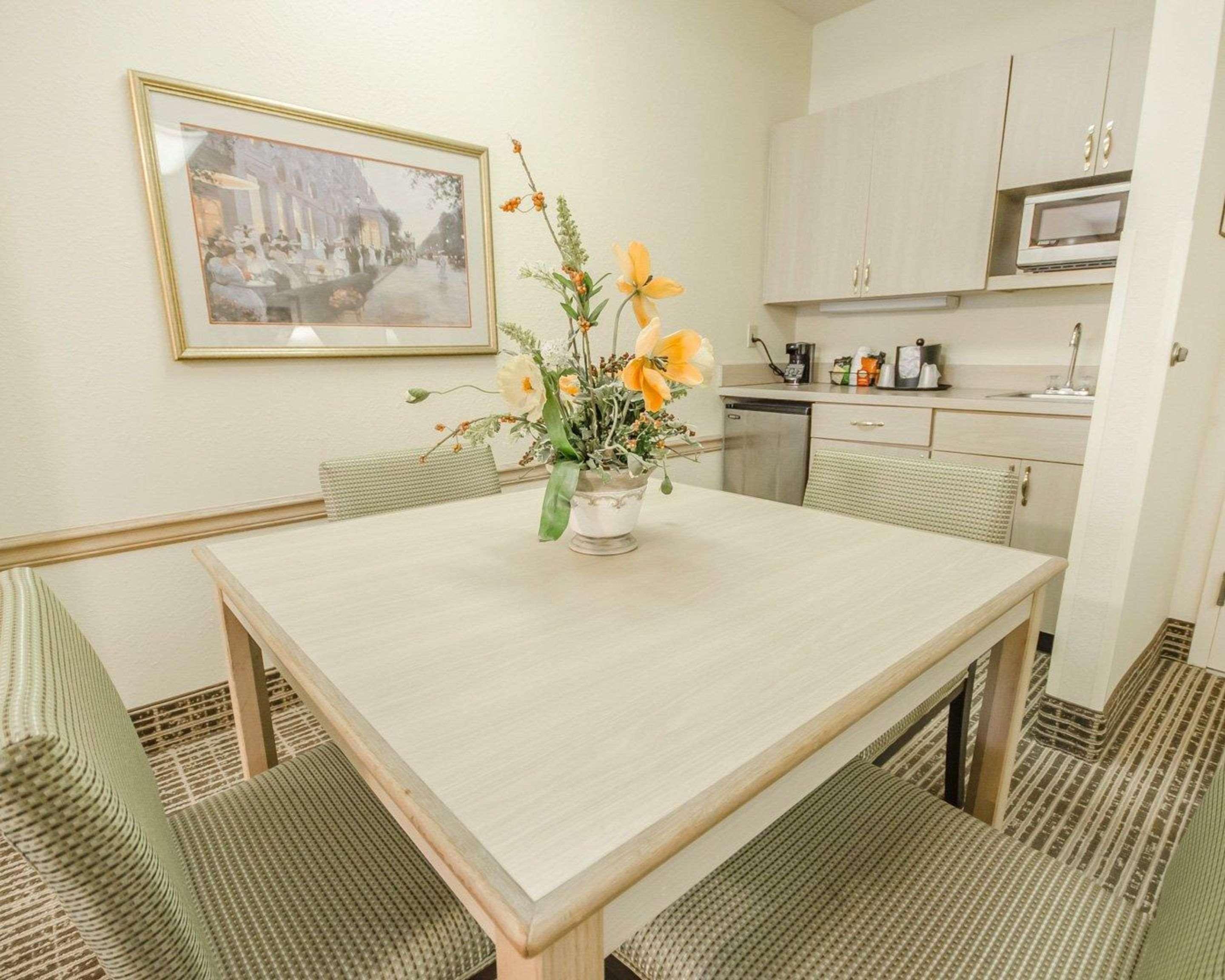 Clarion Pointe Louisville East Экстерьер фото