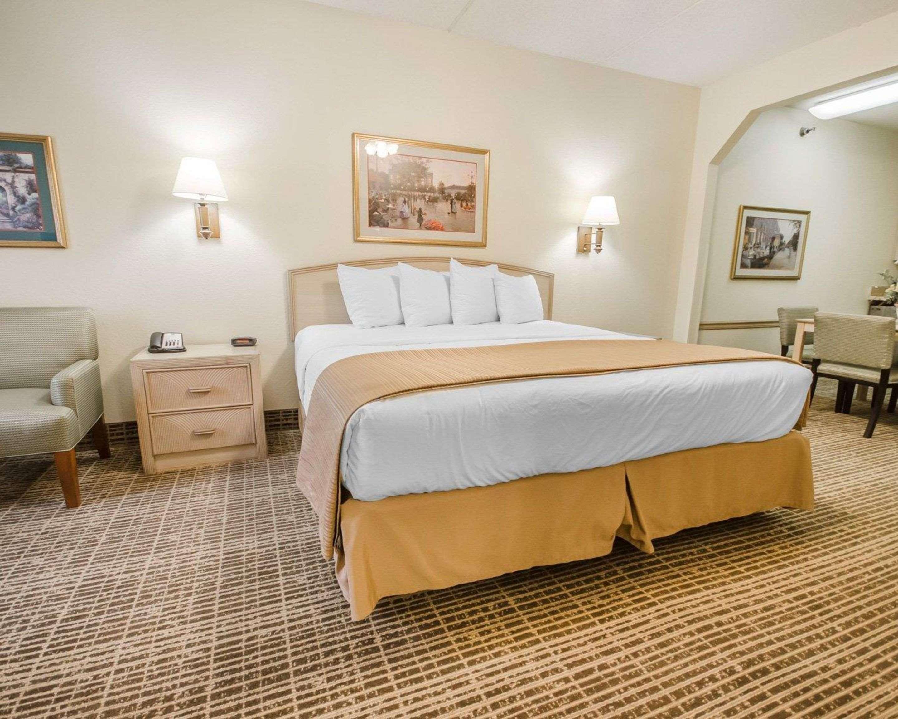 Clarion Pointe Louisville East Экстерьер фото