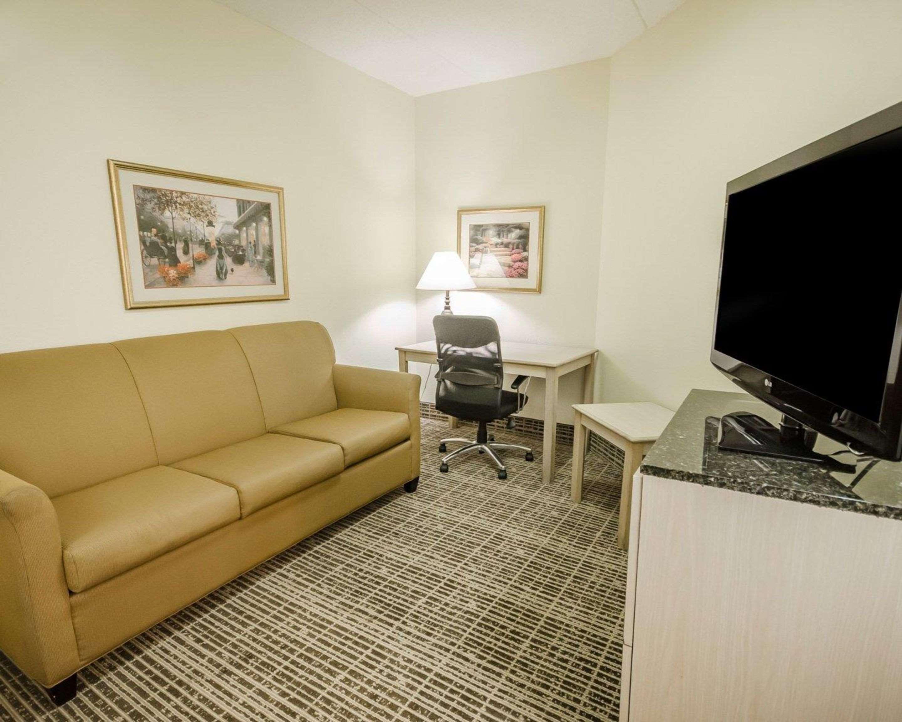 Clarion Pointe Louisville East Экстерьер фото