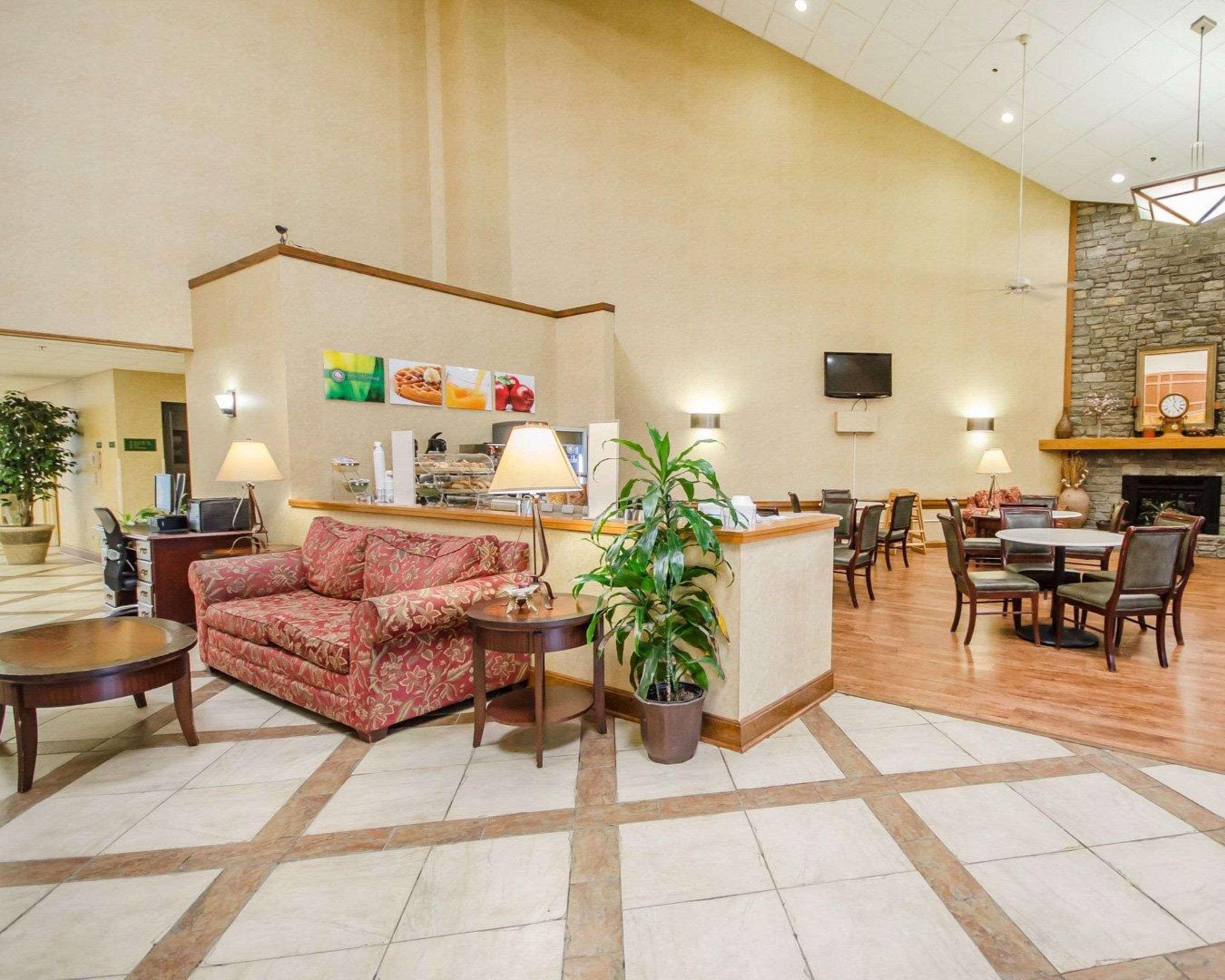 Clarion Pointe Louisville East Экстерьер фото