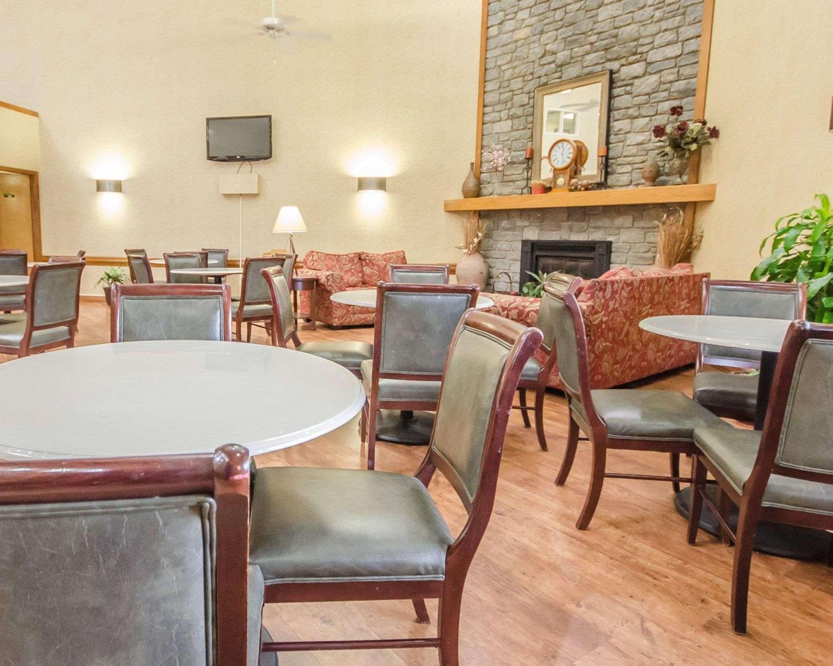 Clarion Pointe Louisville East Экстерьер фото