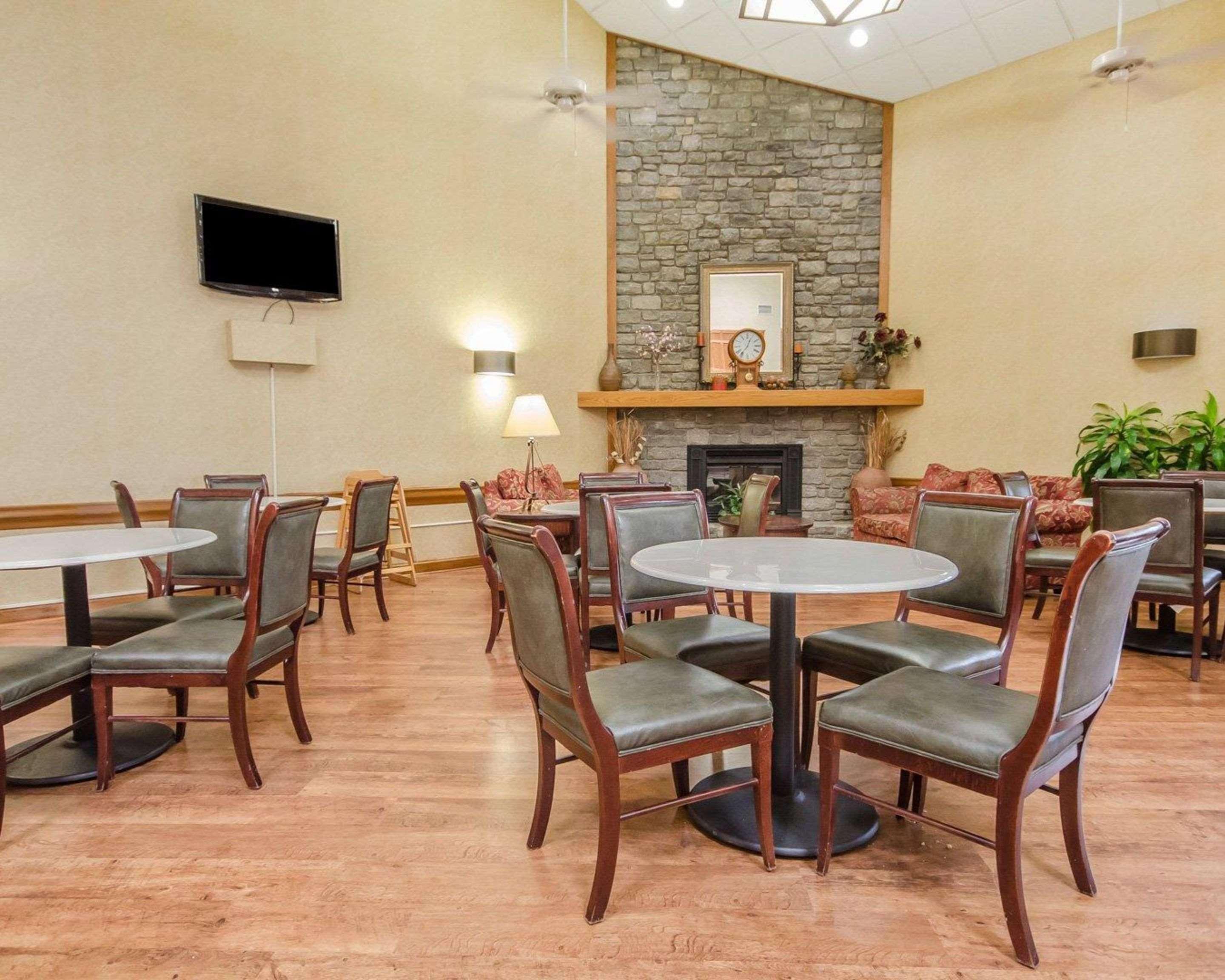 Clarion Pointe Louisville East Экстерьер фото