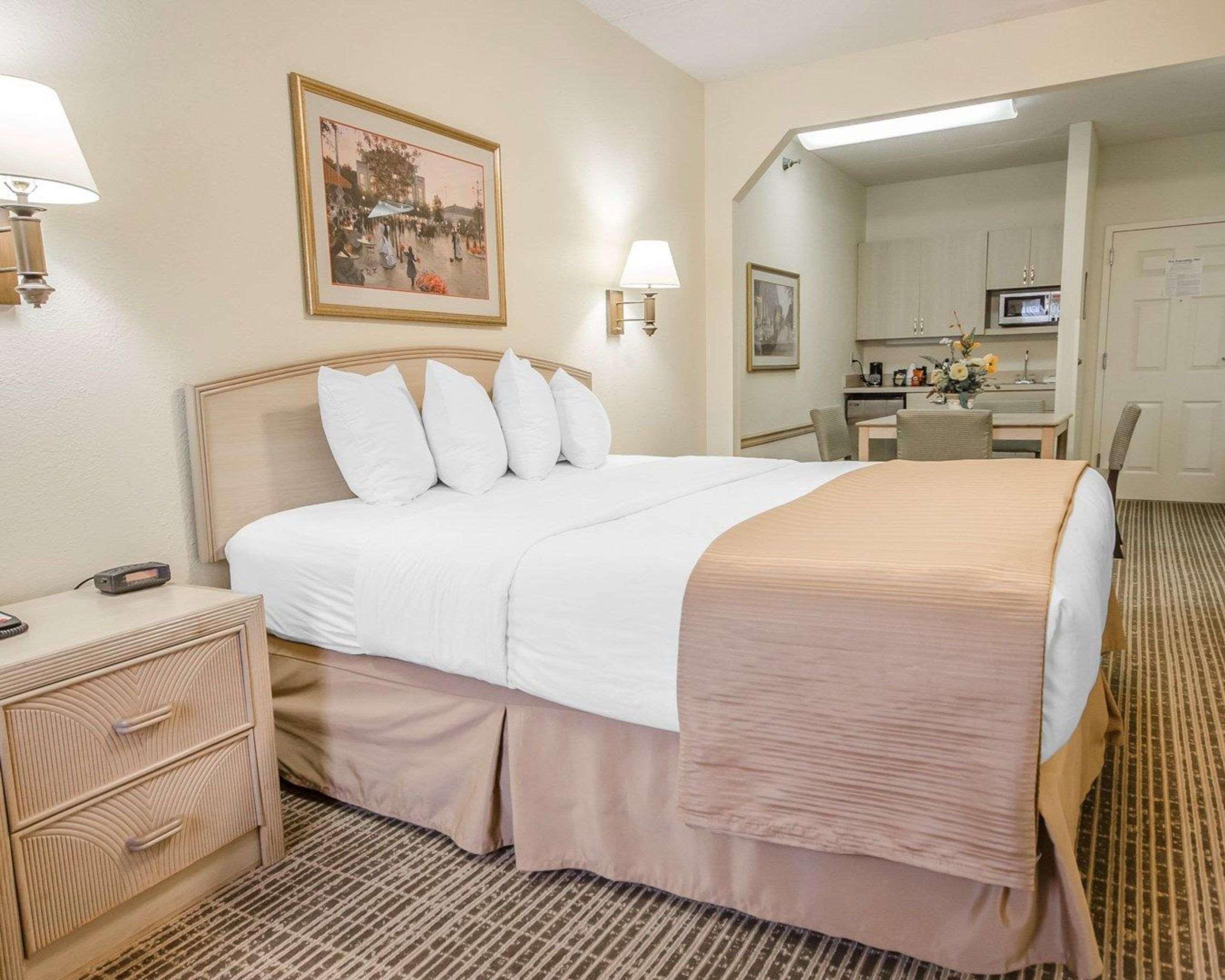 Clarion Pointe Louisville East Экстерьер фото