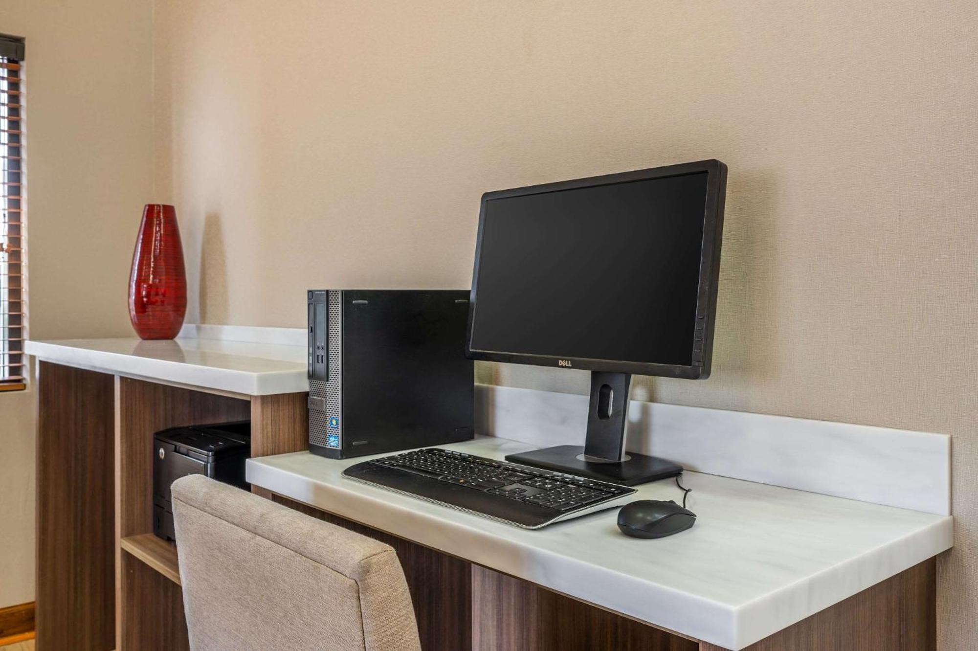 Clarion Pointe Louisville East Экстерьер фото