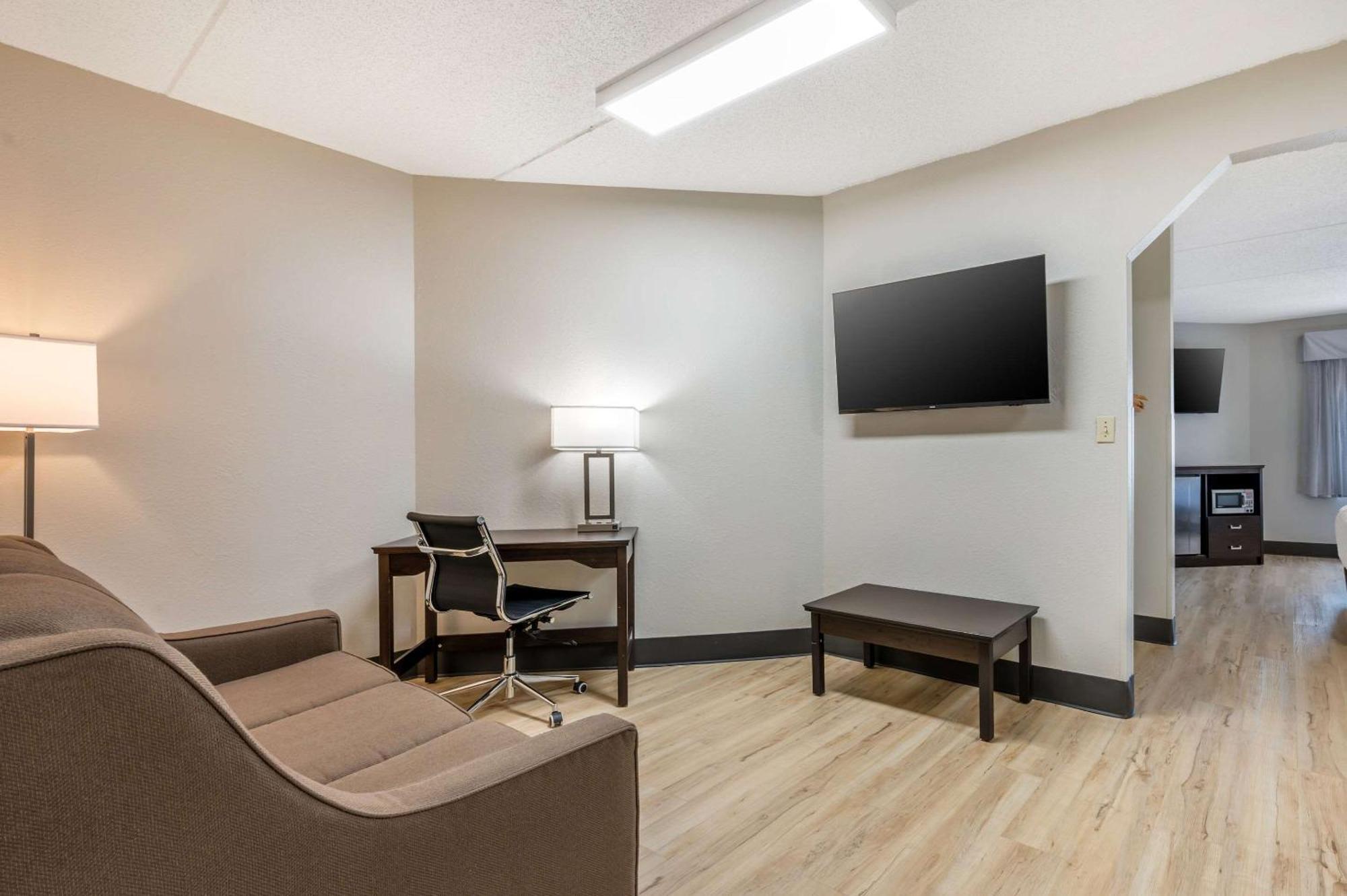 Clarion Pointe Louisville East Экстерьер фото