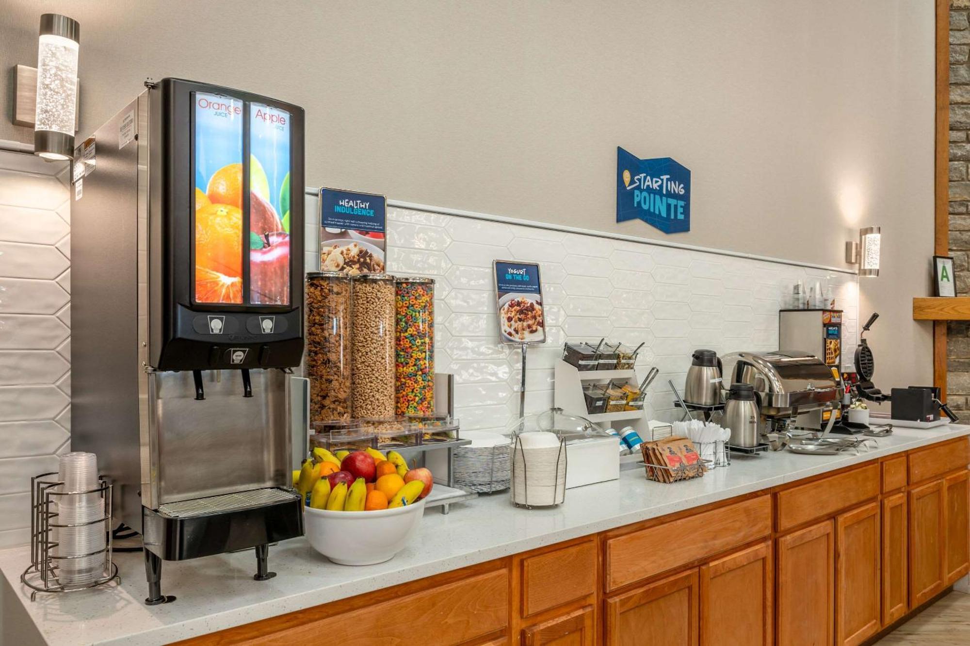 Clarion Pointe Louisville East Экстерьер фото