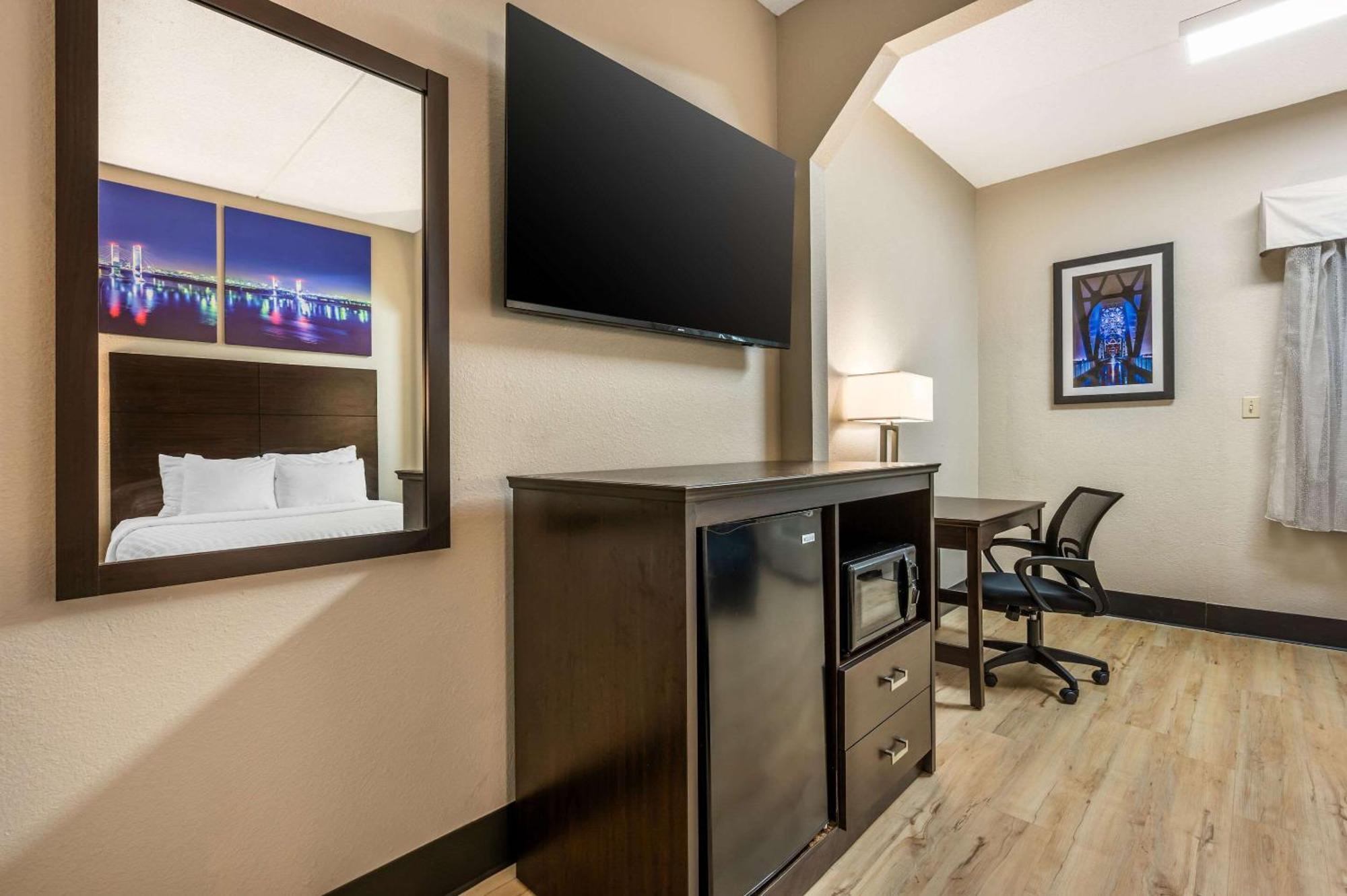 Clarion Pointe Louisville East Экстерьер фото