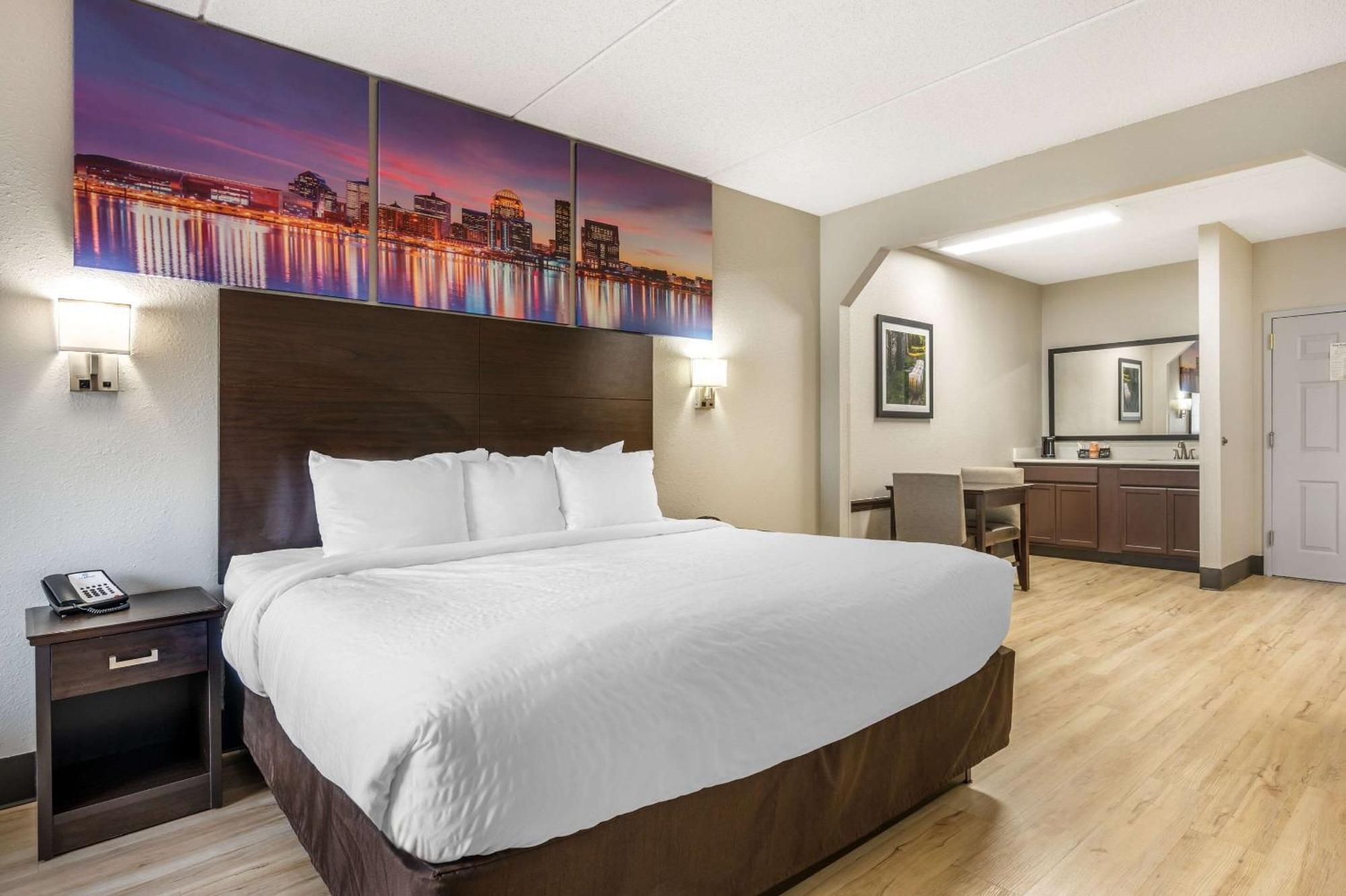 Clarion Pointe Louisville East Экстерьер фото